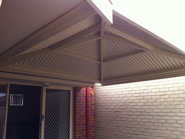 court yard pyramid in colorbond by great aussie patios