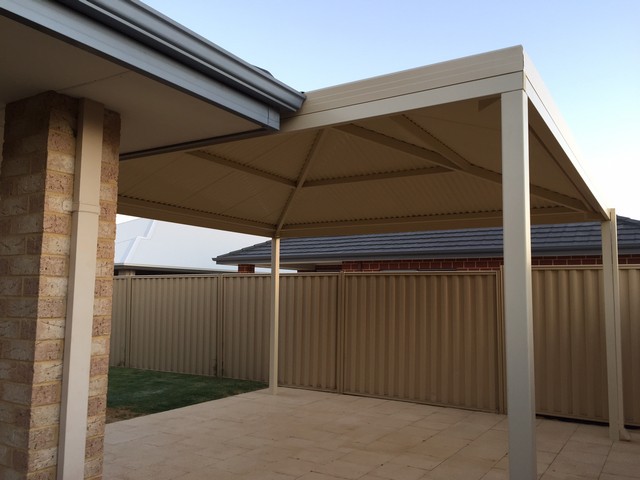 corner pyramid pergola by great aussie patios